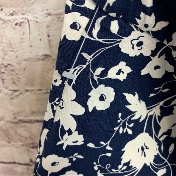 Talbots Chatham Blue Floral Crop Ankle Pants NWOT - Picture 2 of 12